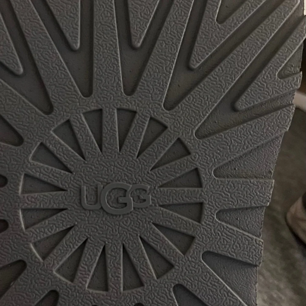 UGG ® Funkette Chopd Slippers - Picture 2 of 3